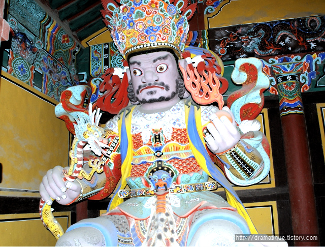 서쪽의 광목천왕(廣目天王)